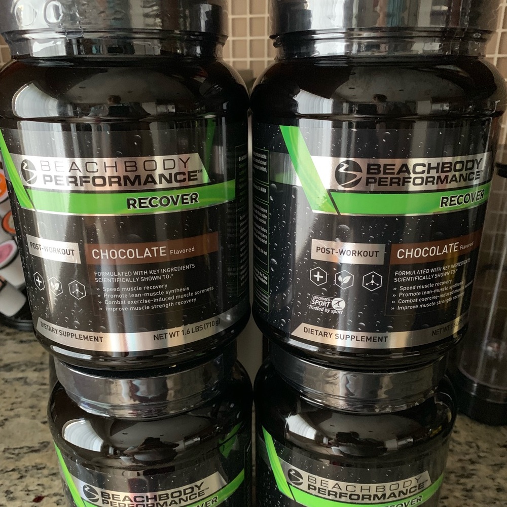 1 NWT Beachbody Chocolate Recover